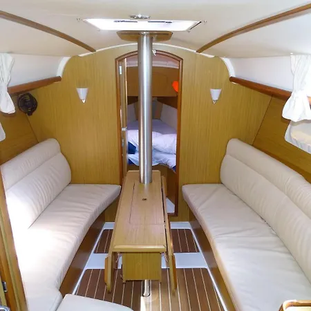 Bed On Boat 32021 Corfu Botel *