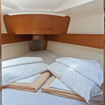 Bed On Boat 32021 Corfu Båthotell Corfu (city)